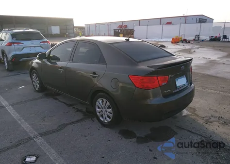 2010 Kia Forte Ex z USA, uszkodzony, nr VIN KNAFU4A22A5837436